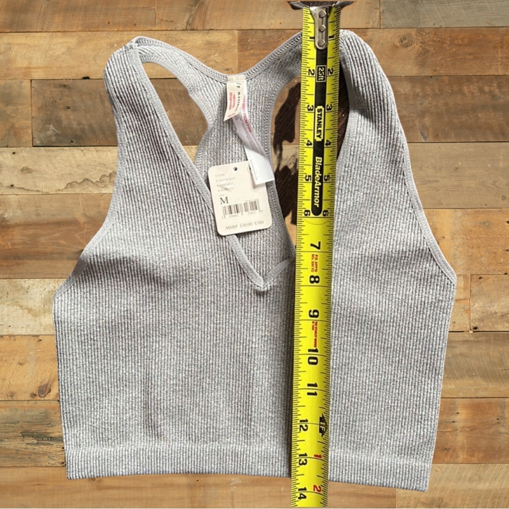 Free Throw Scoop Neck Cropped Top - Picture 5 of 12